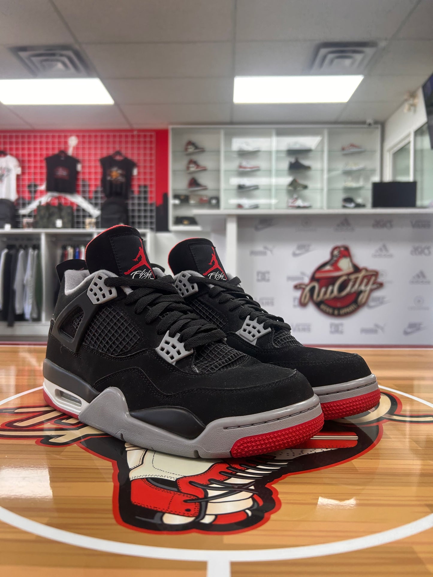 USED Jordan 4 Retro Bred (2019)