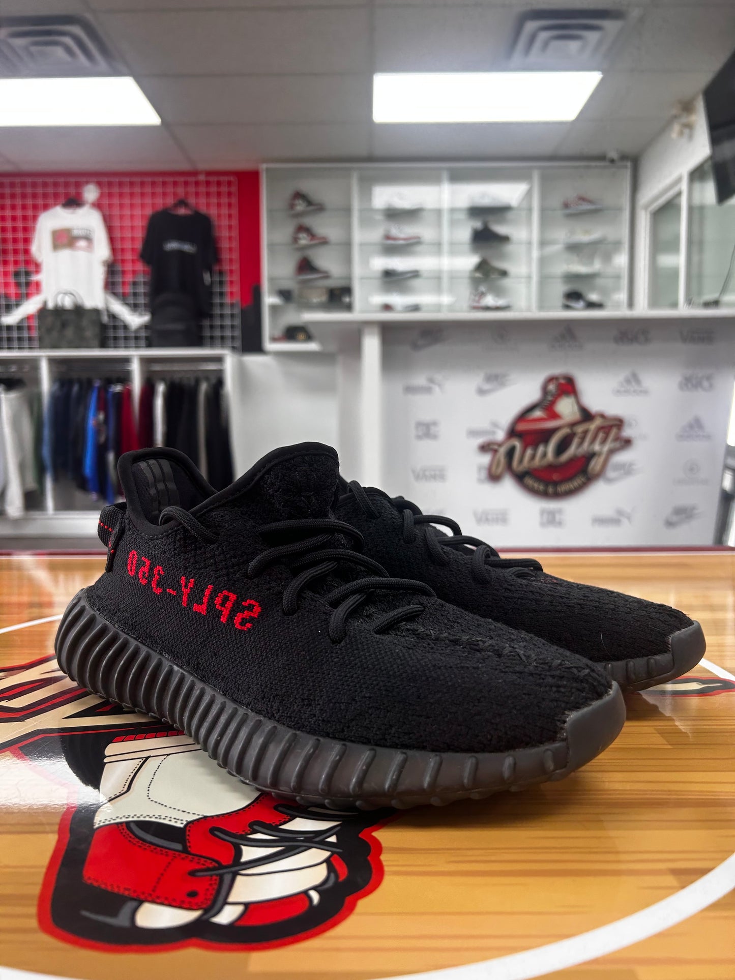 USED Yeezy 350 V2 'low bred'