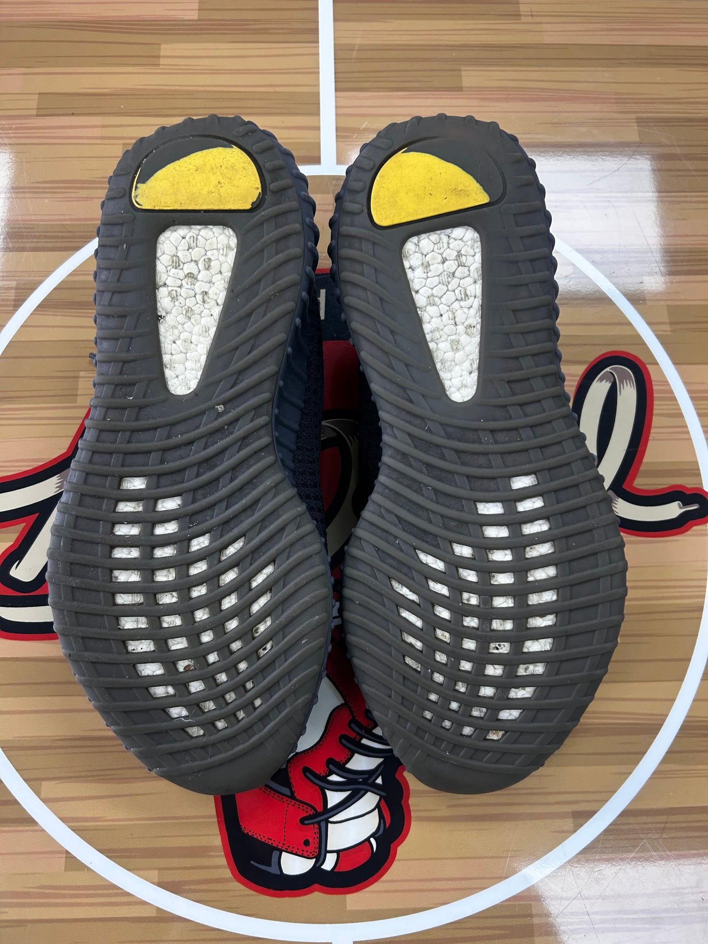 USED Yeezy Boost 350 V2 Cinder