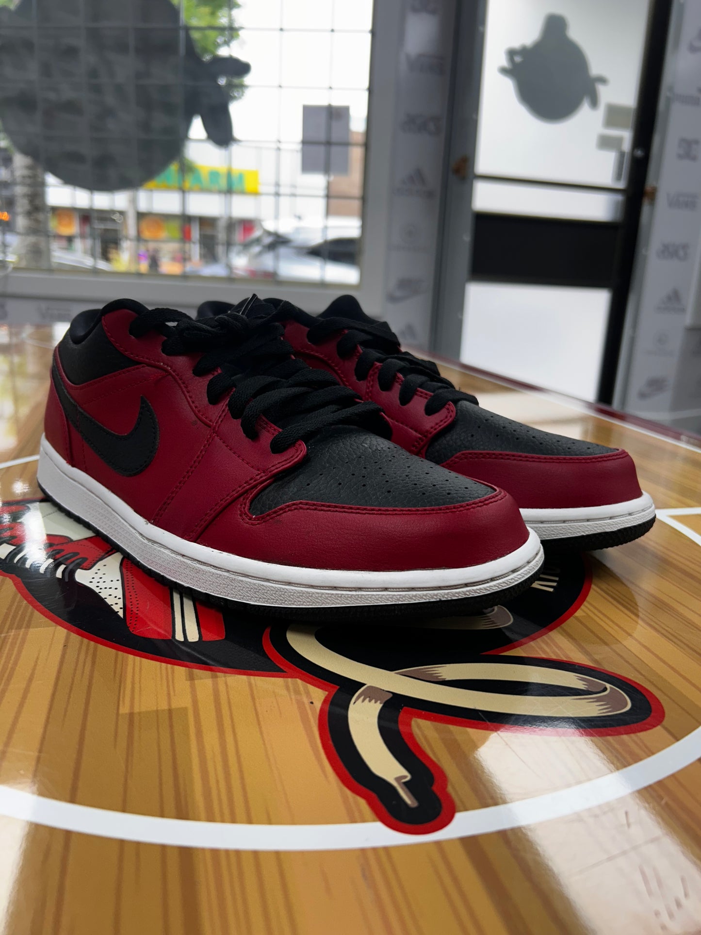 USED Jordan 1 Low 'Reverse Bred Pebbled Swoosh'