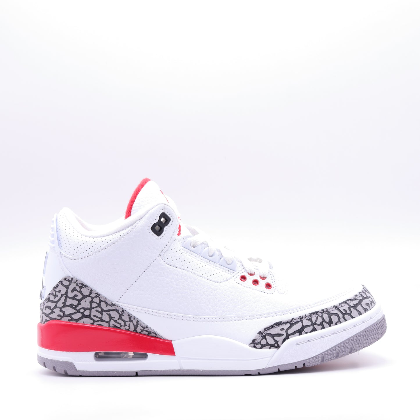 Jordan 3 fire red 2022